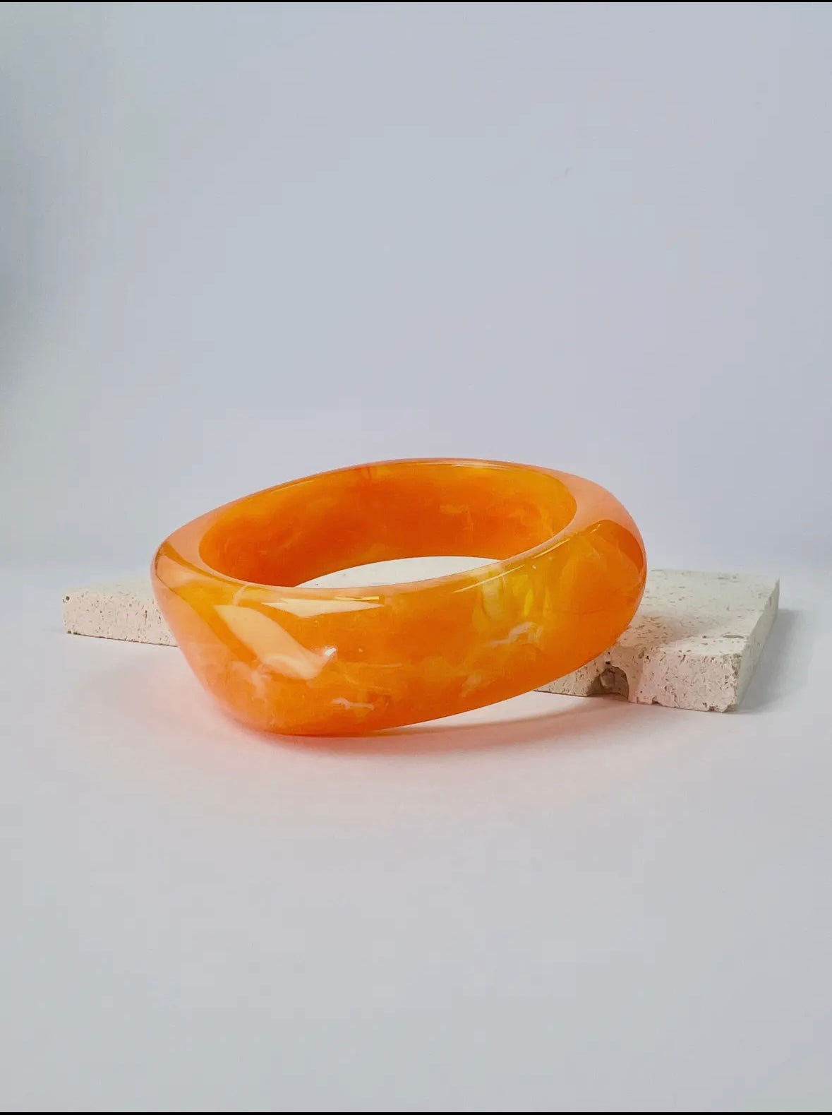 Chunky Armreifen aus hochwertigem Resin