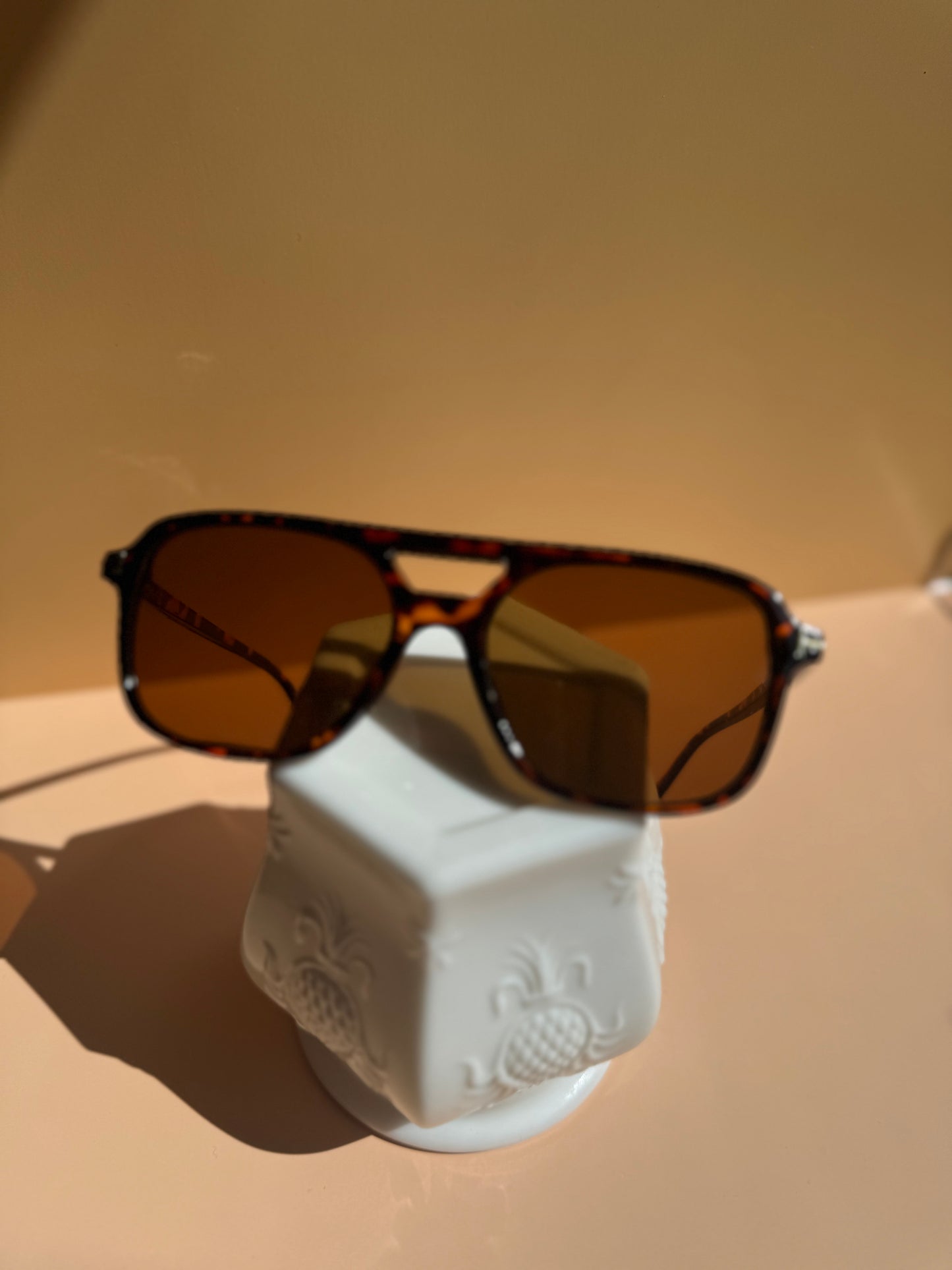 Klassische Sonnenbrille mit markantem Rahmen