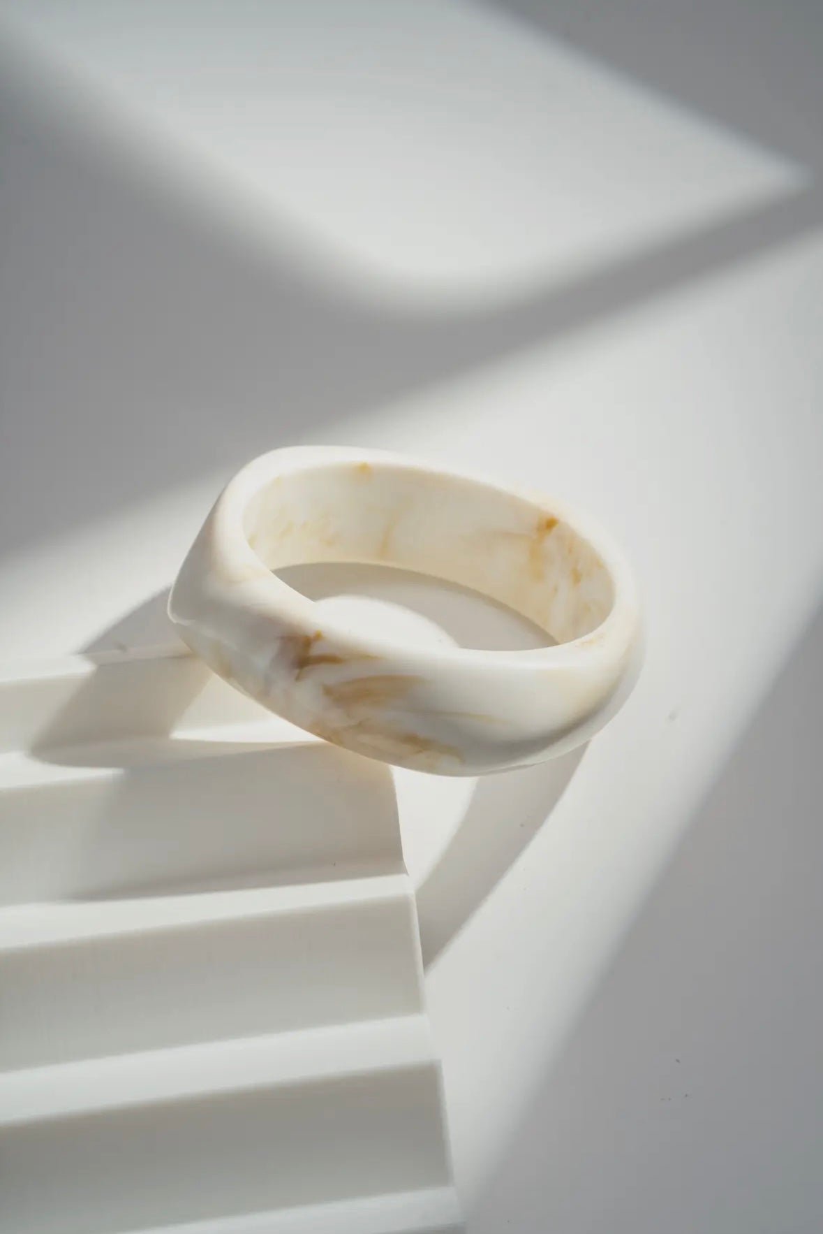 Chunky Armreifen aus hochwertigem Resin