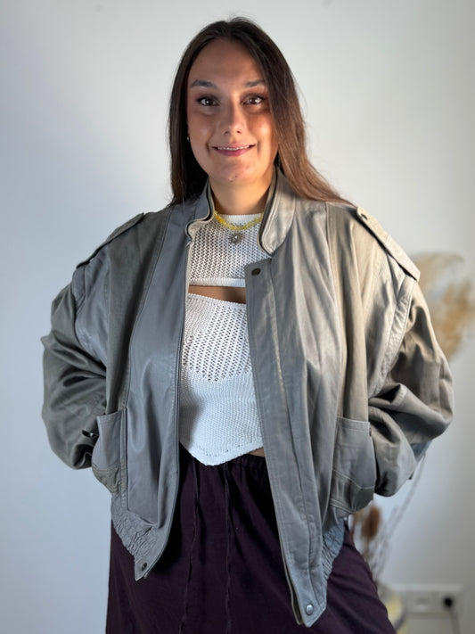 Graue Lederjacke